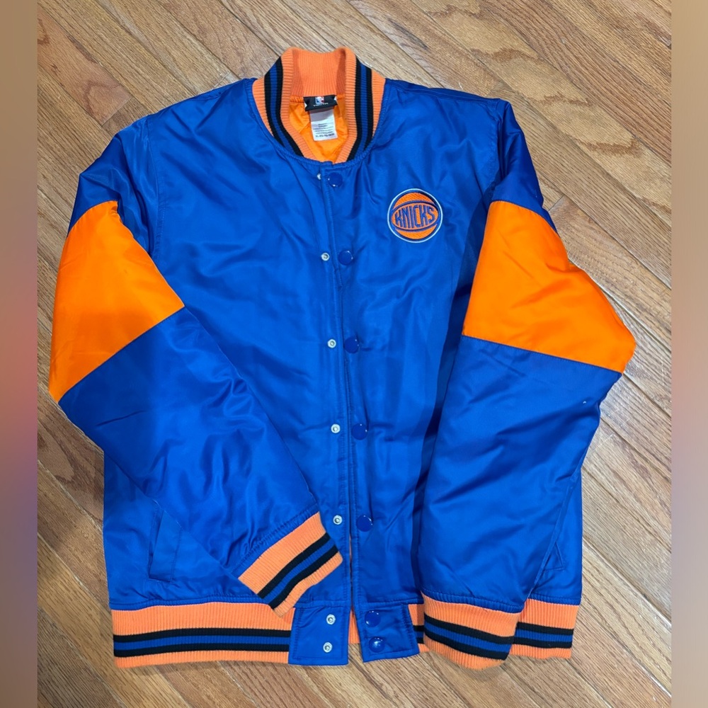 New York Knicks Youth Heavy Weight Satin Jacket youth XL 18/20